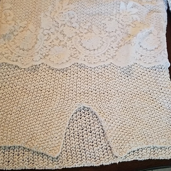 Zara Open Knit Sweater with White Lace - Picture 6 of 6